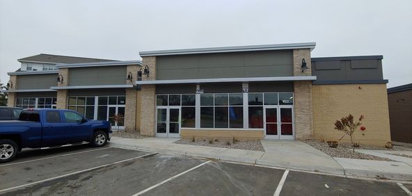 Chaska Retail Multi-Tenant Retail For Lease: 700 N Chestnut St, Chaska, MN 55318